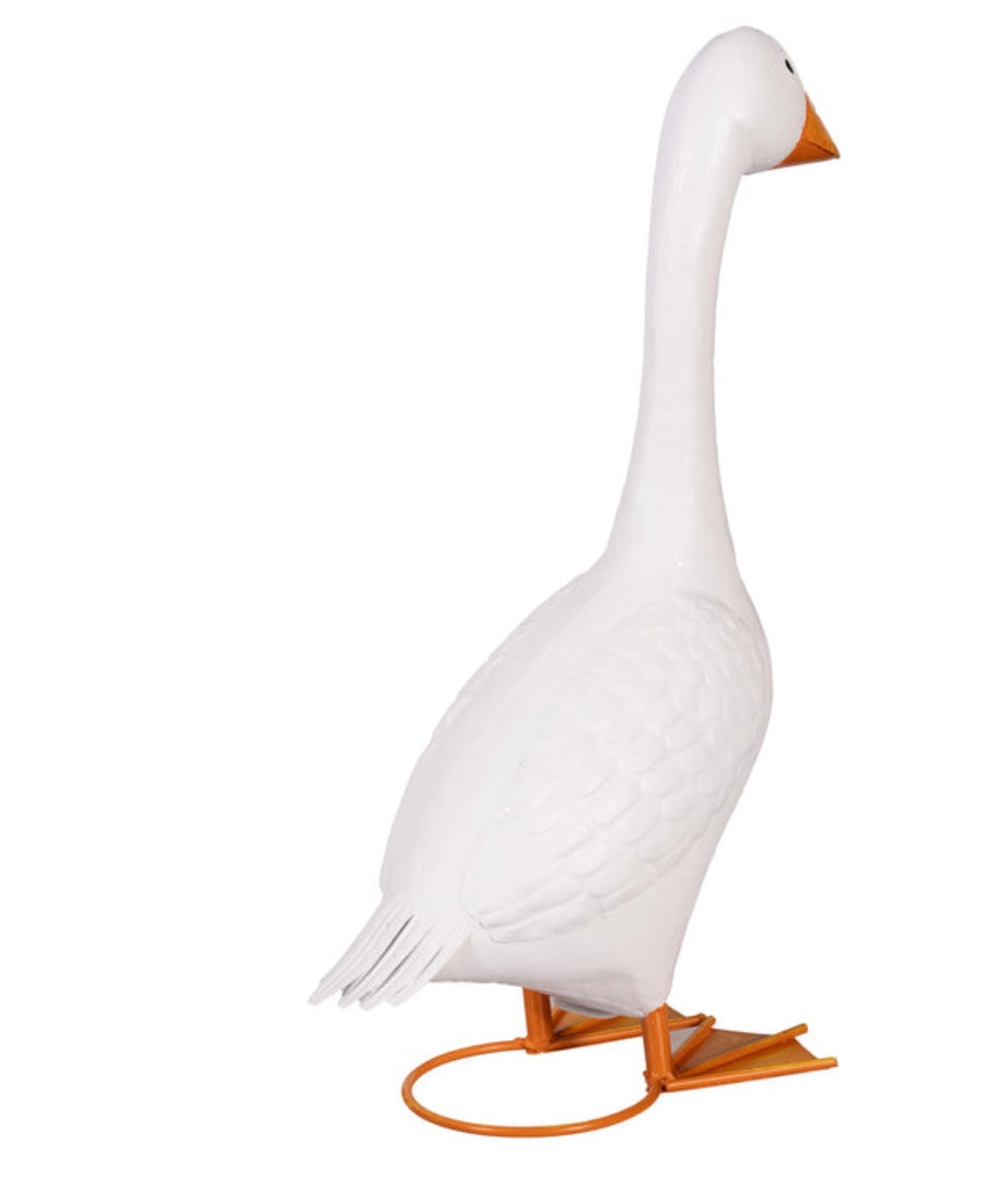 Giddy the Porch Goose