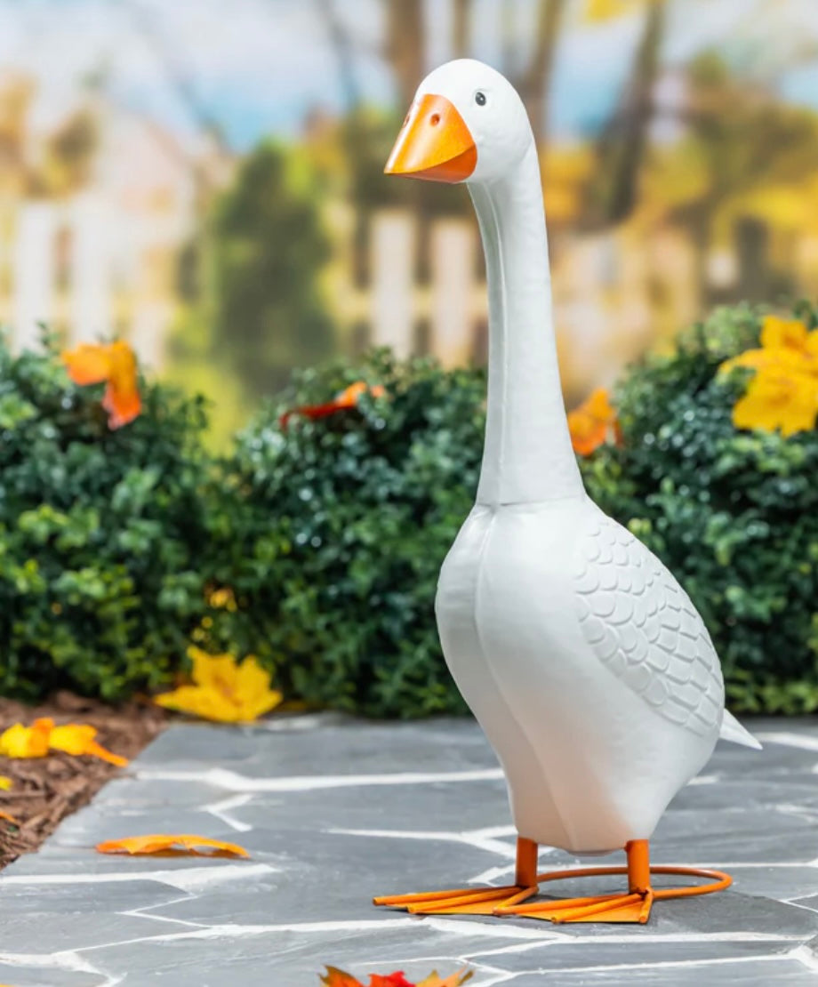 Giddy the Porch Goose